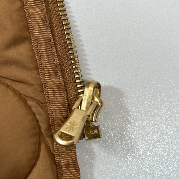 Reversible Quilted Floral Brown Tan Khaki Vest Puffer w/Pockets on tan side - Sm - Picture 8 of 9